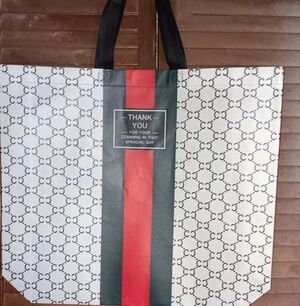 NWT REUSEABLE SHOPPING OR GIFT BAG